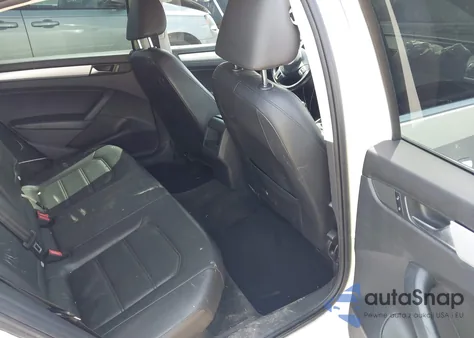 2012 Volkswagen Passat 2.5L Se z USA, uszkodzony, nr VIN 1VWBP7A34CC012643